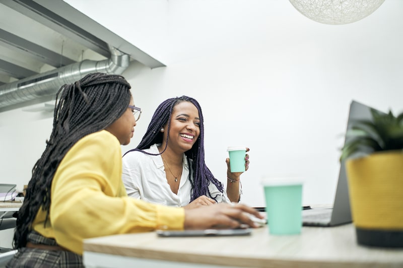 relacionamento interpessoal conversando