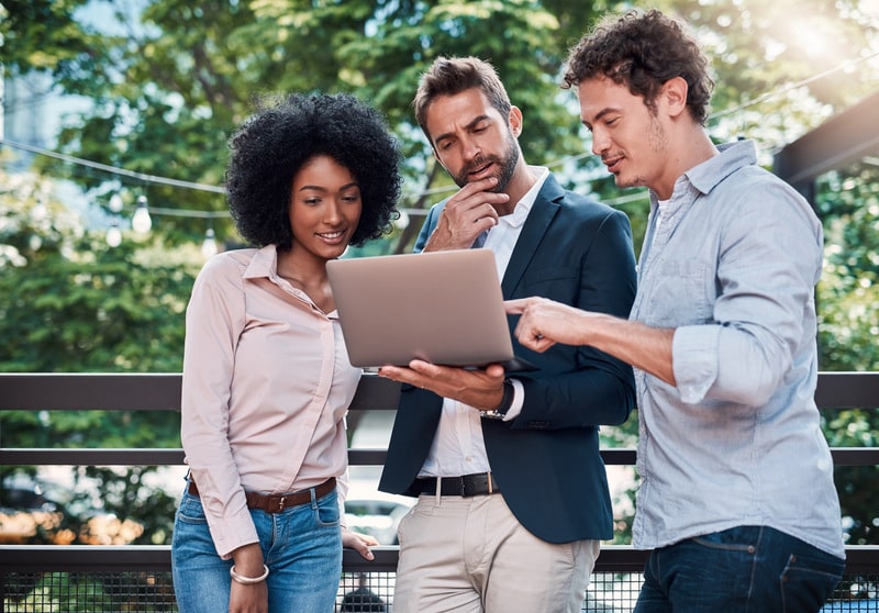 teoria da contingencia pessoas conversando