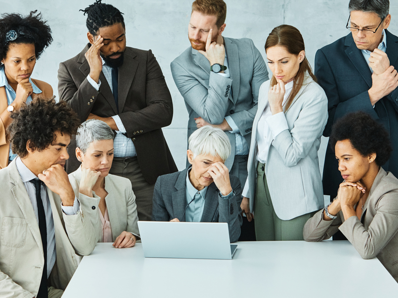 reunioes interminaveis no ambiente de trabalho