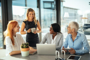 etiqueta corporativa trabalho em equipe